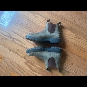 Blundstone boots (barely worn missing insert!)